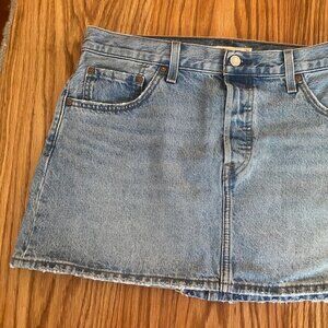 Levi’s Icon Skirt – Size 31– Style A4694-0003